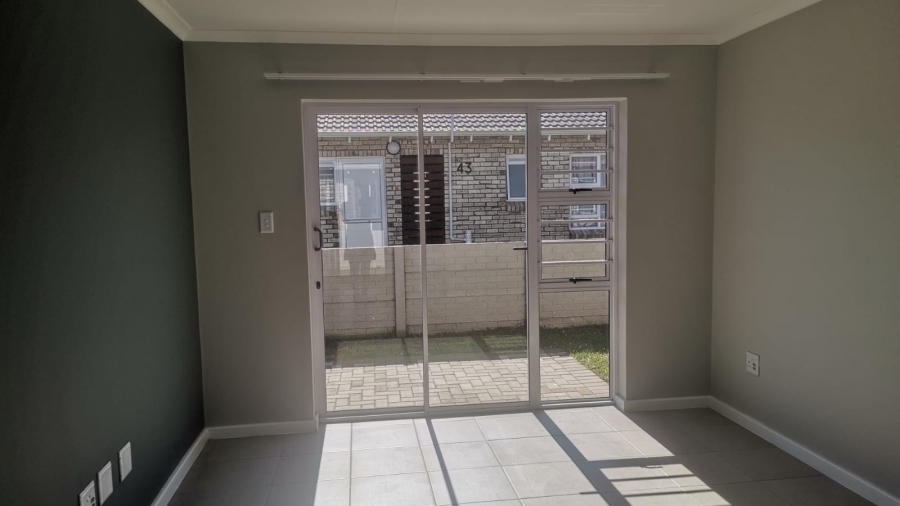 To Let 2 Bedroom Property for Rent in Overbaakens Eastern Cape